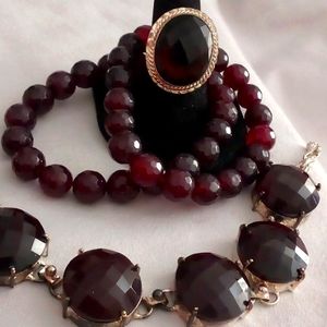 Gorgeous vintage set of all natural garnets 🖤